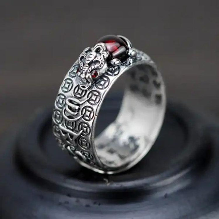 Bague Pixiu en grenat naturel - Bague de richesse Feng Shui - Karma et Moi