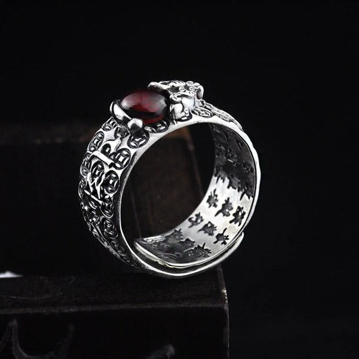 Bague Pixiu en grenat naturel - Bague de richesse Feng Shui - Karma et Moi