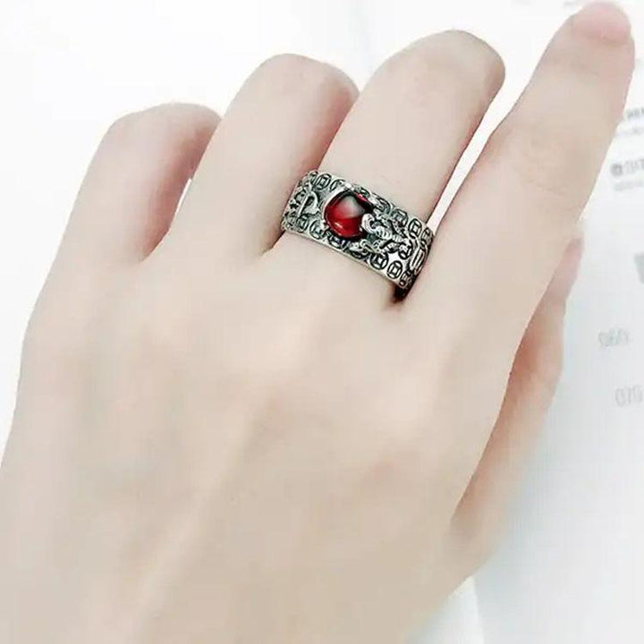 Bague Pixiu en grenat naturel - Bague de richesse Feng Shui - Karma et Moi