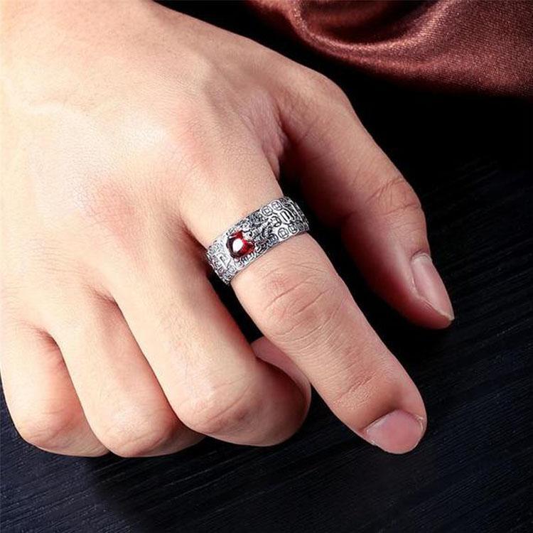 Bague Pixiu en grenat naturel - Bague de richesse Feng Shui - Karma et Moi