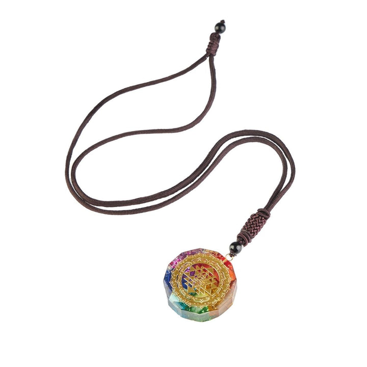 Collier avec pendentif en orgonite des 7 chakras - Karma et Moi